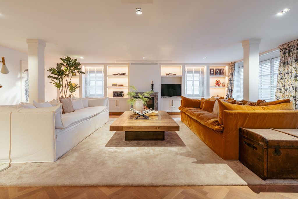 Property photo 2 of 65