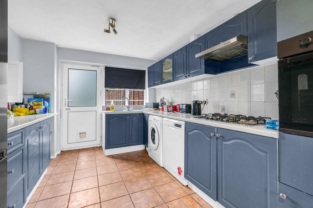 Property photo 2 of 16 Kitchen