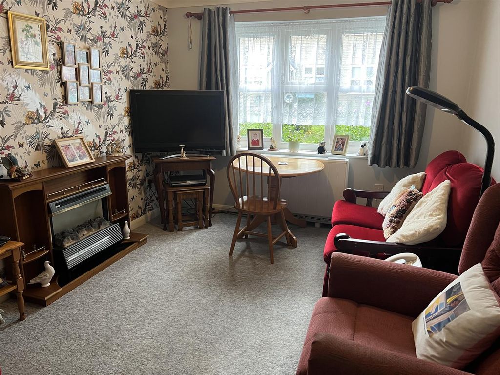Property photo 2 of 10