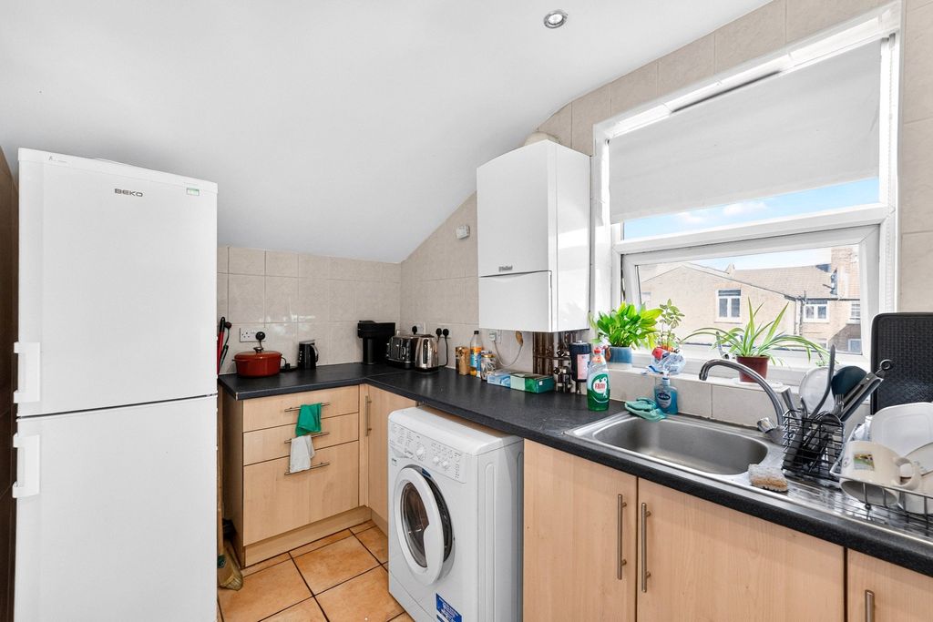Property photo 3 of 10 Pbox-Img.Jpg