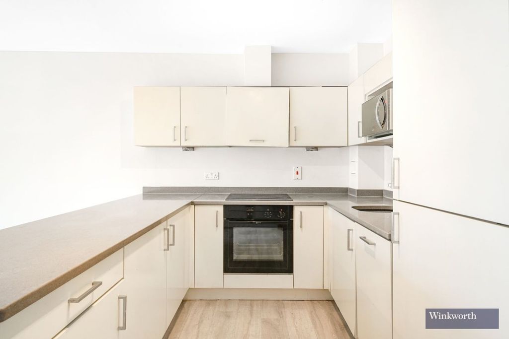 Property photo 2 of 9 Kitchen