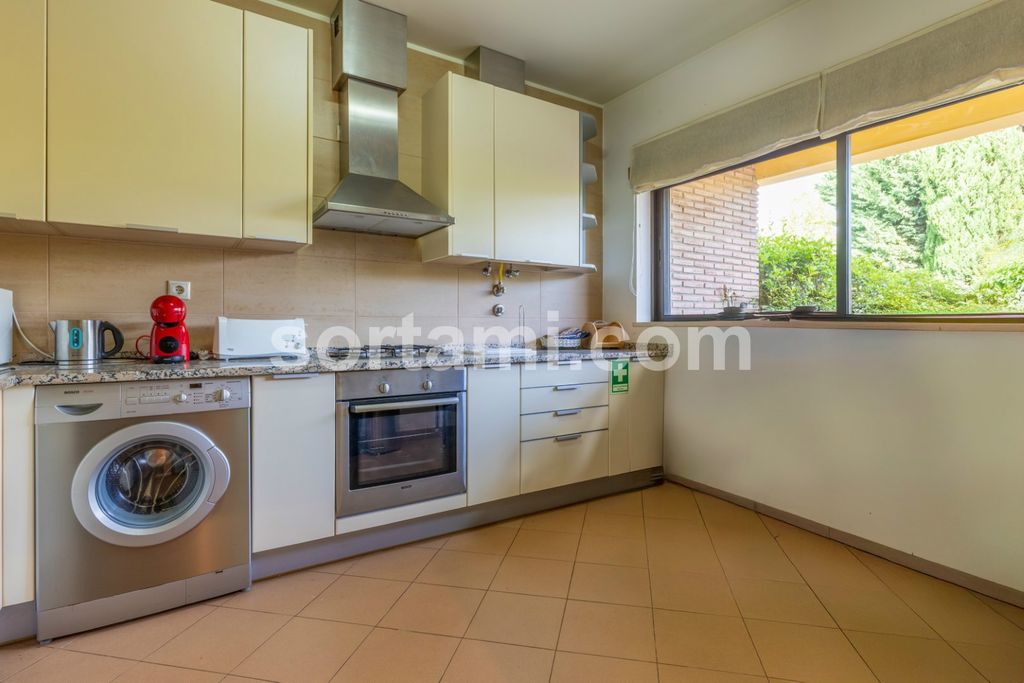 Property photo 3 of 40