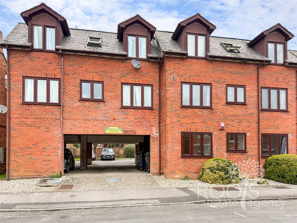 Property photo 1 of 8 Picture No. 02