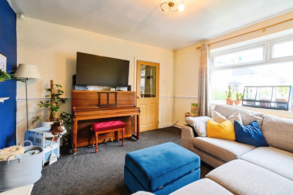 Property photo 2 of 19 Living Room