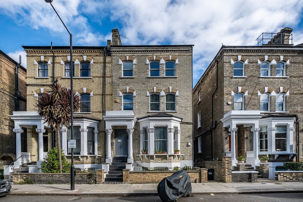 Property photo 2 of 12