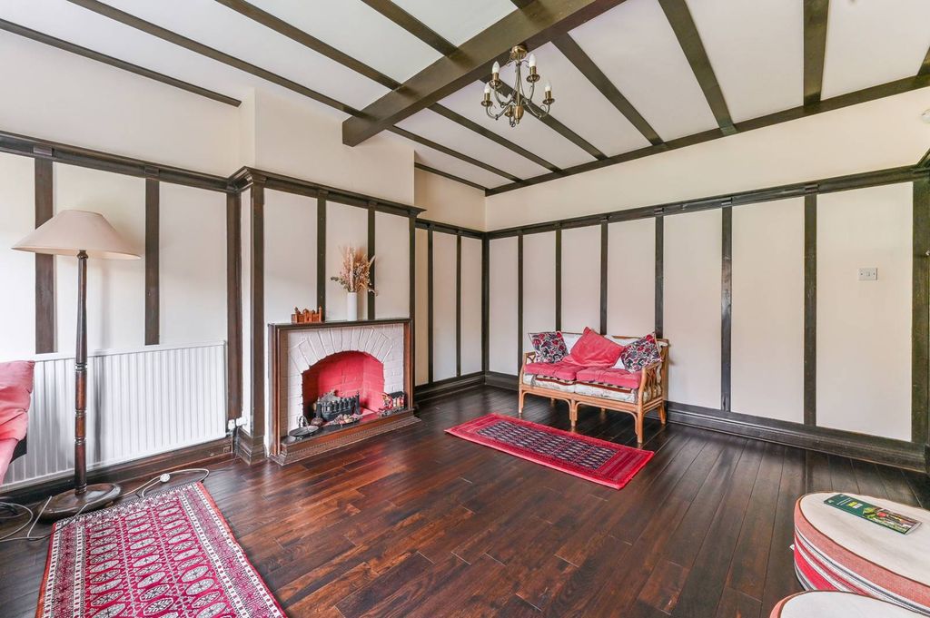 Property photo 1 of 19