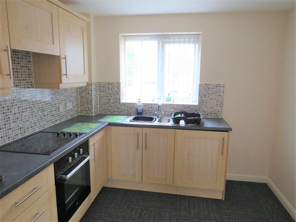 Property photo 3 of 6 Kitchen