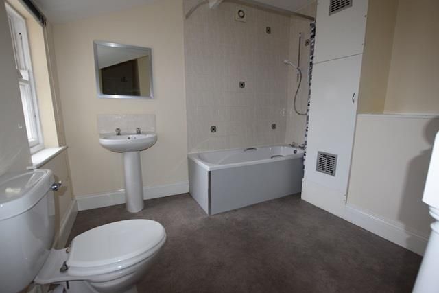 Property photo 3 of 5 Bathroom (4).Jpg