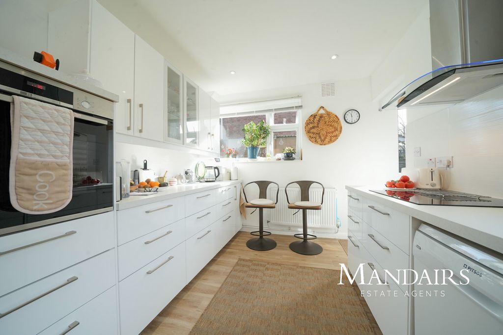 Property photo 1 of 33