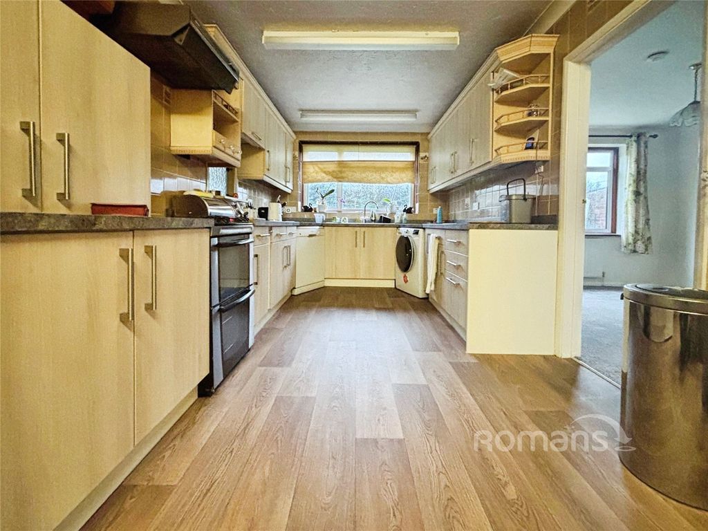 Property photo 2 of 15 Picture No. 16