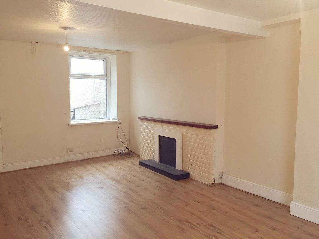 Property photo 3 of 9 Balcony