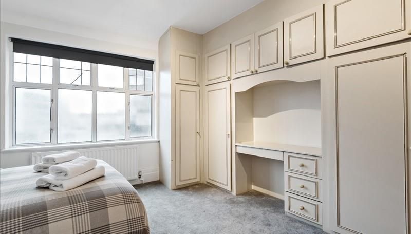 Property photo 3 of 8 Bed 3.Jpg