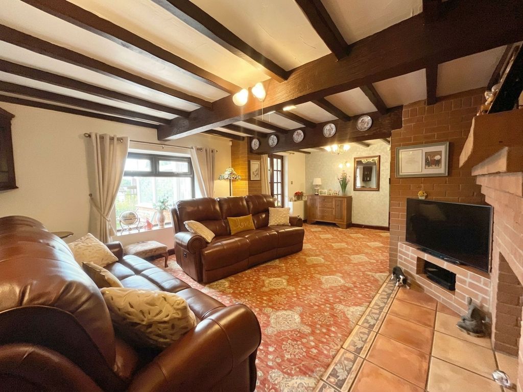 Property photo 2 of 27