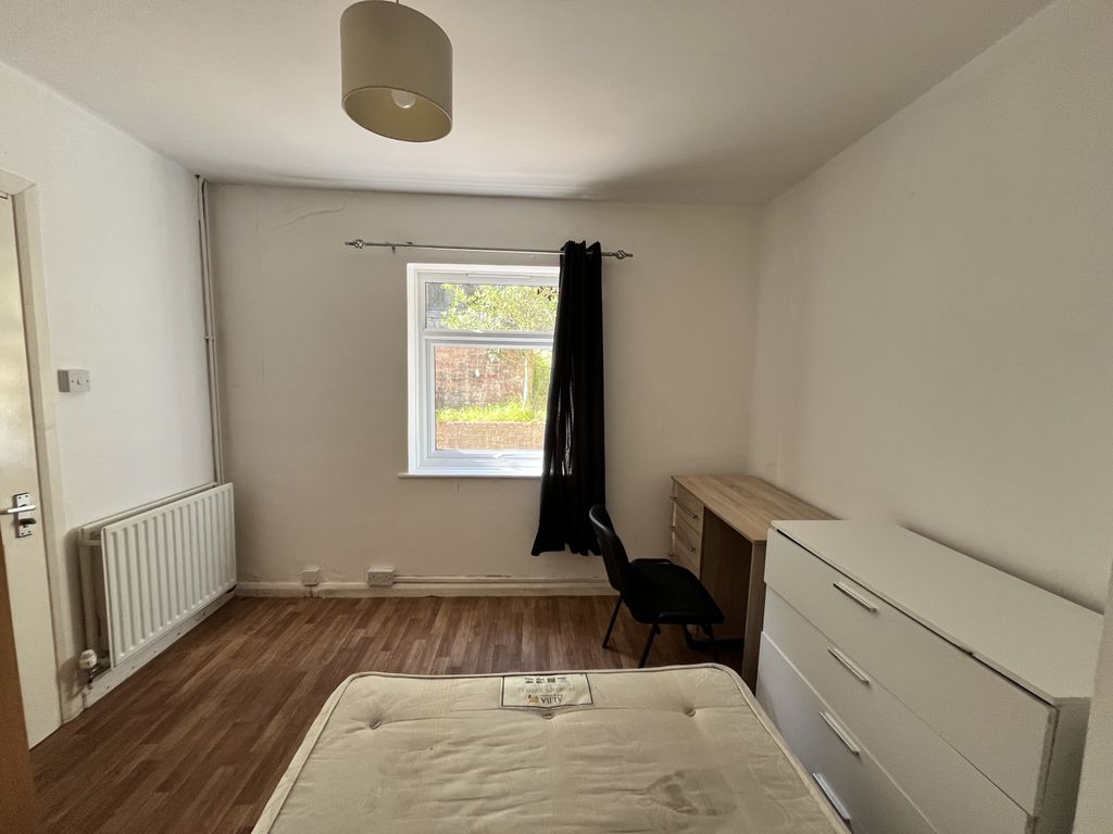 Property photo 3 of 12 Gallery