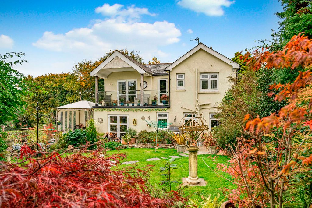 Property photo 3 of 28