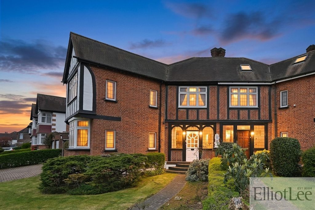 Property photo 1 of 17