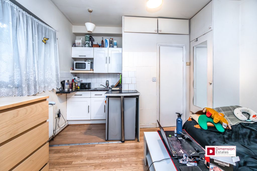 Property photo 2 of 5