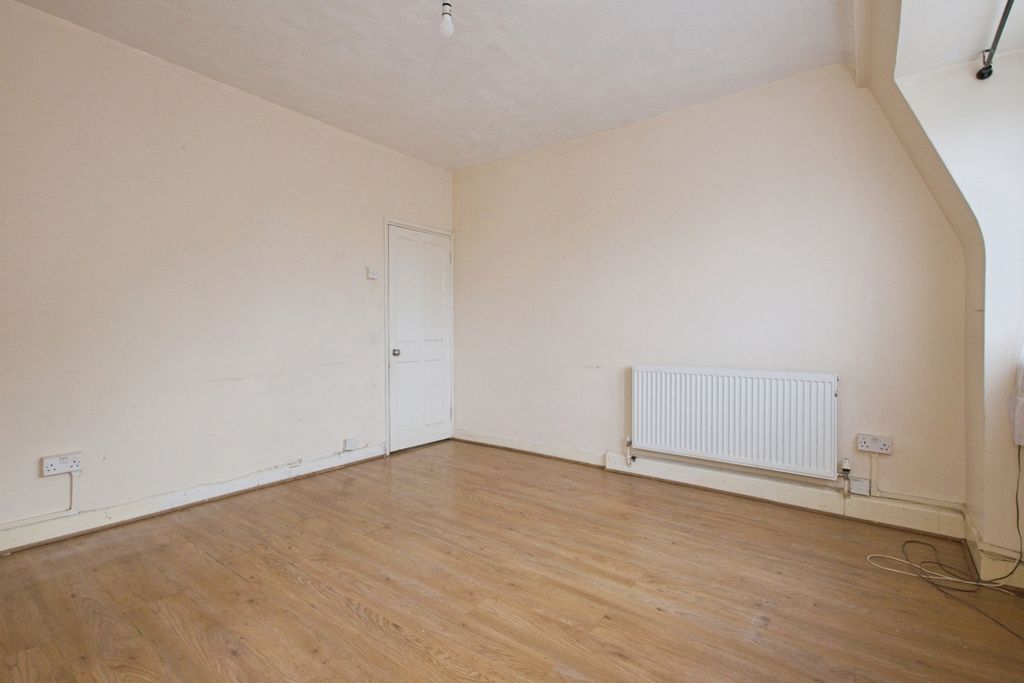 Property photo 3 of 17 Photo