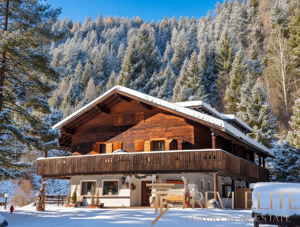 Property photo 1 of 24 Alpine Chalet With Wellness Facilities And Redevelopment Potential In Val Comelico