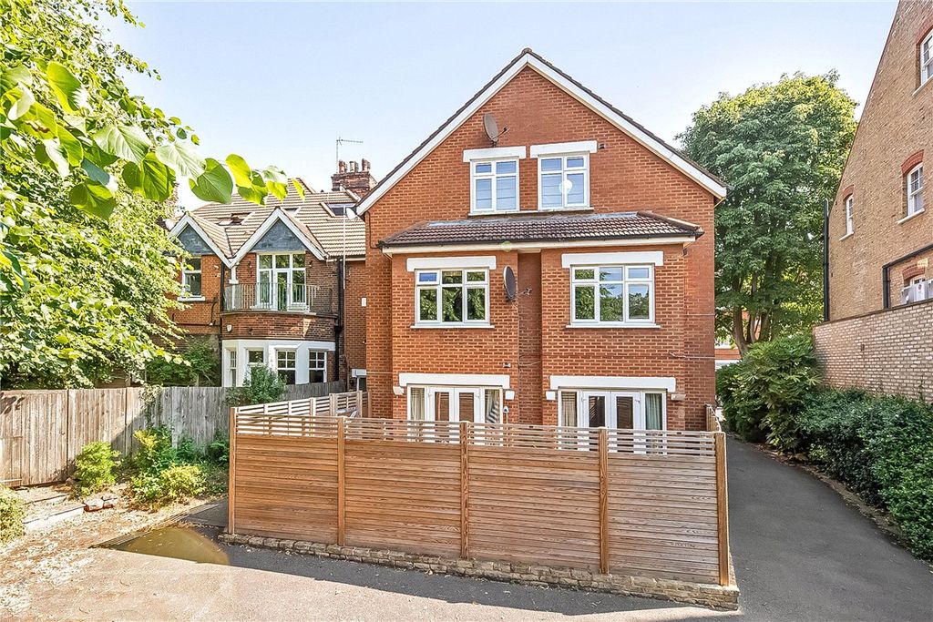 Property photo 2 of 14 Picture No. 23