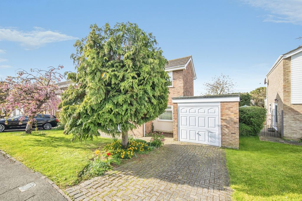 Property photo 2 of 16