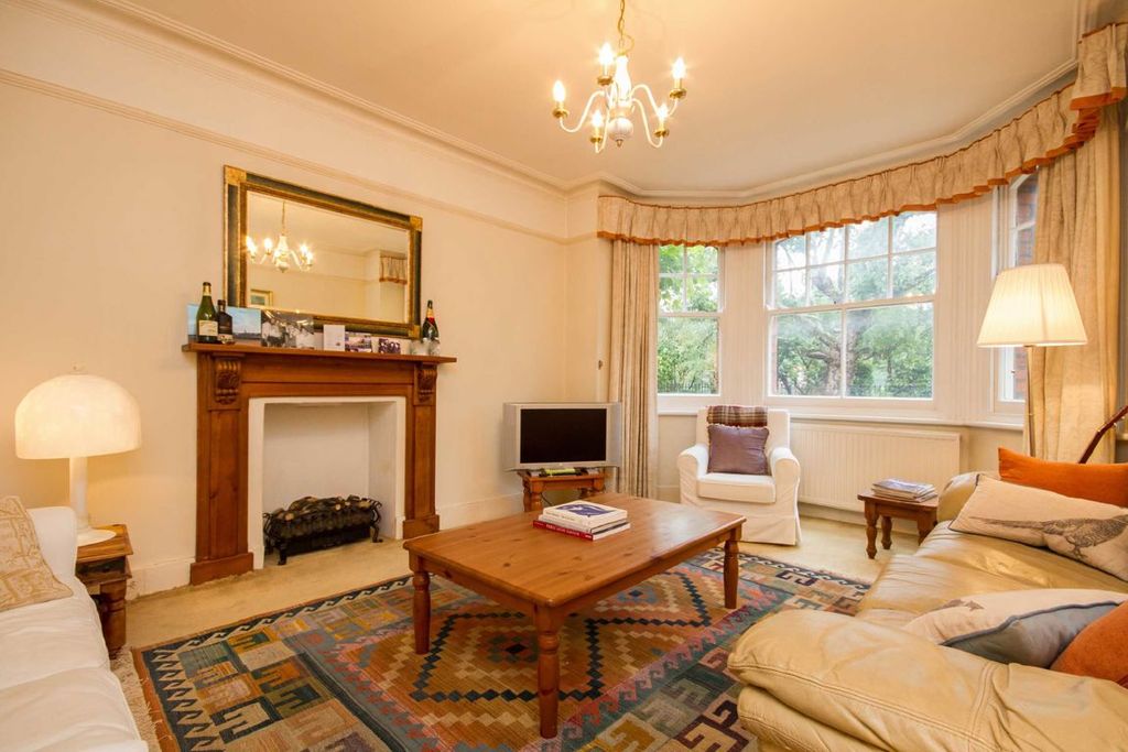 Property photo 2 of 8