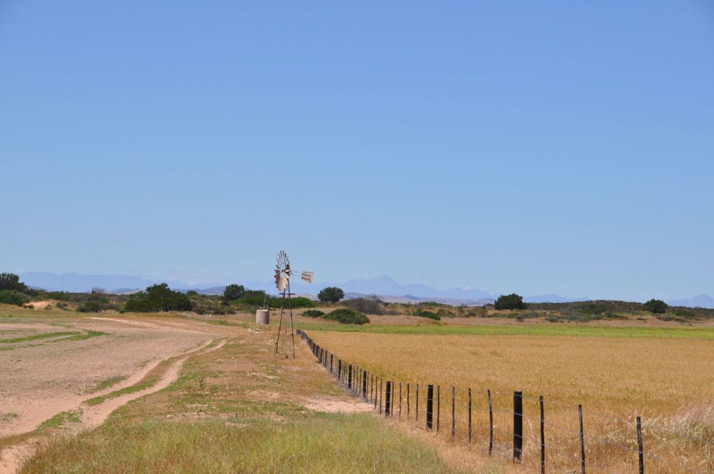 Property photo 2 of 67 La1679498