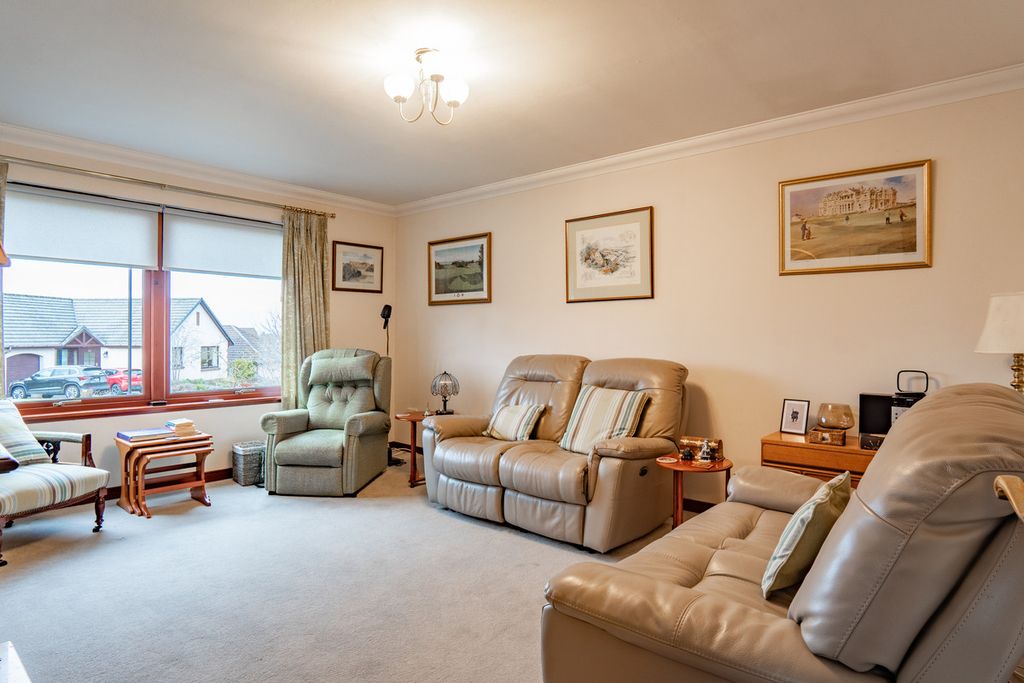 Property photo 3 of 39