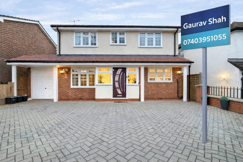 Property photo 2 of 27