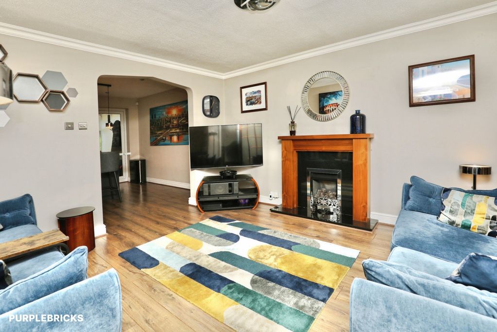 Property photo 2 of 41