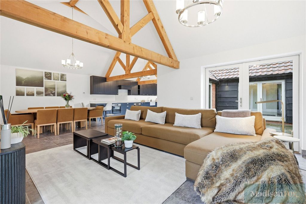 Property photo 3 of 35 Picture No. 24