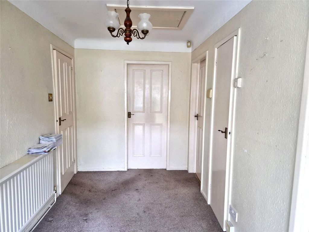 Property photo 2 of 15 Hallway