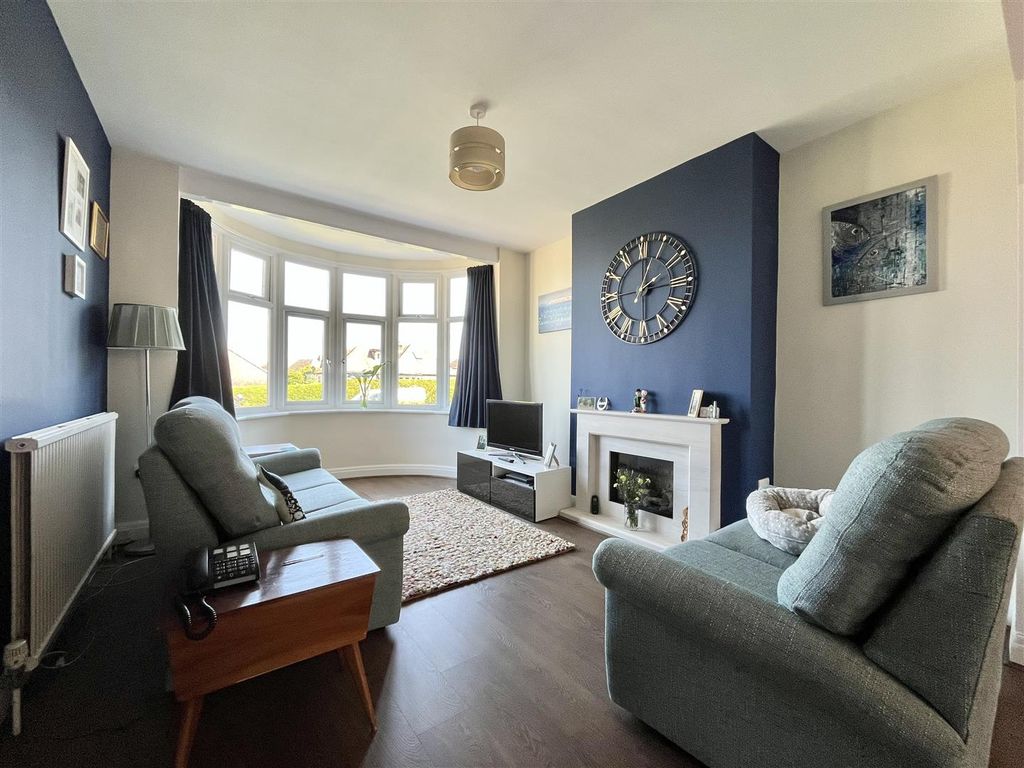 Property photo 2 of 26