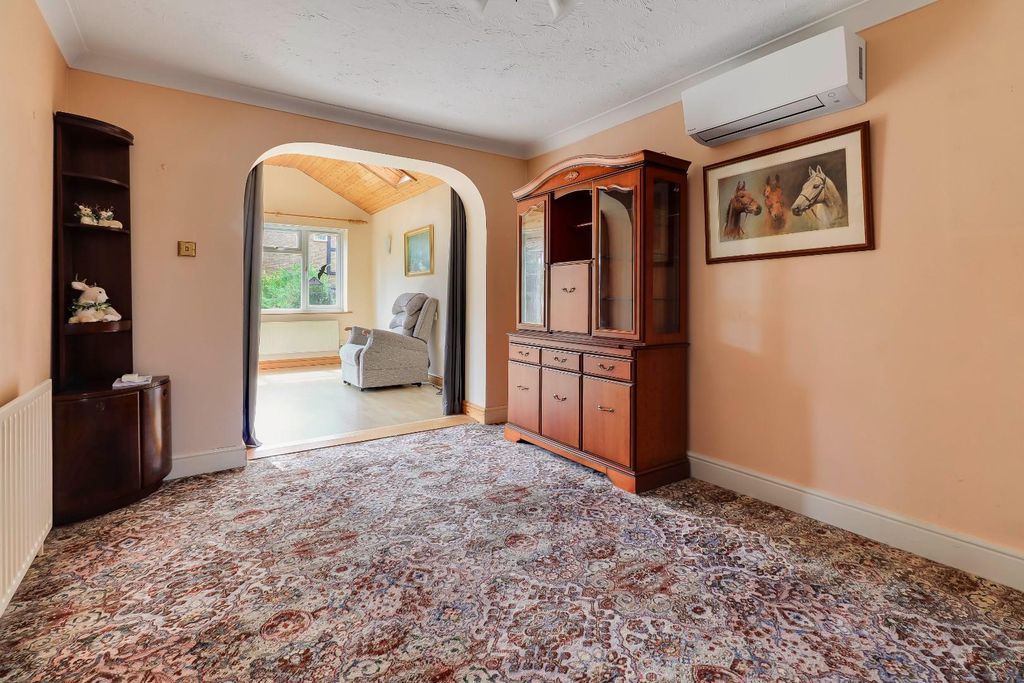 Property photo 3 of 19 Img (21).Jpg
