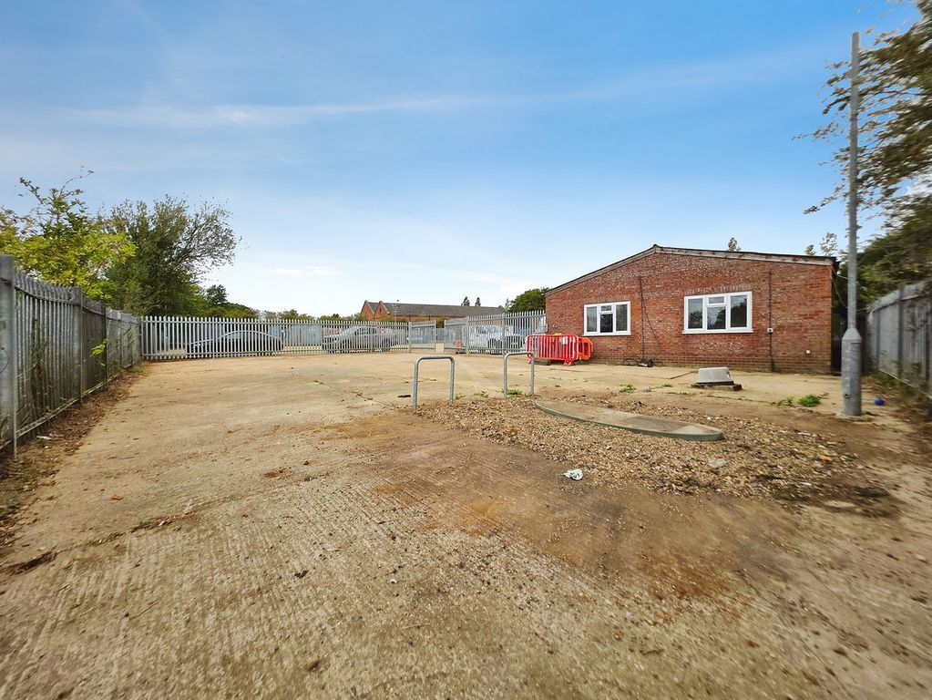 Property photo 1 of 8