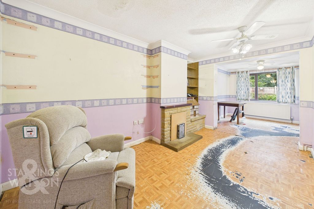 Property photo 2 of 21