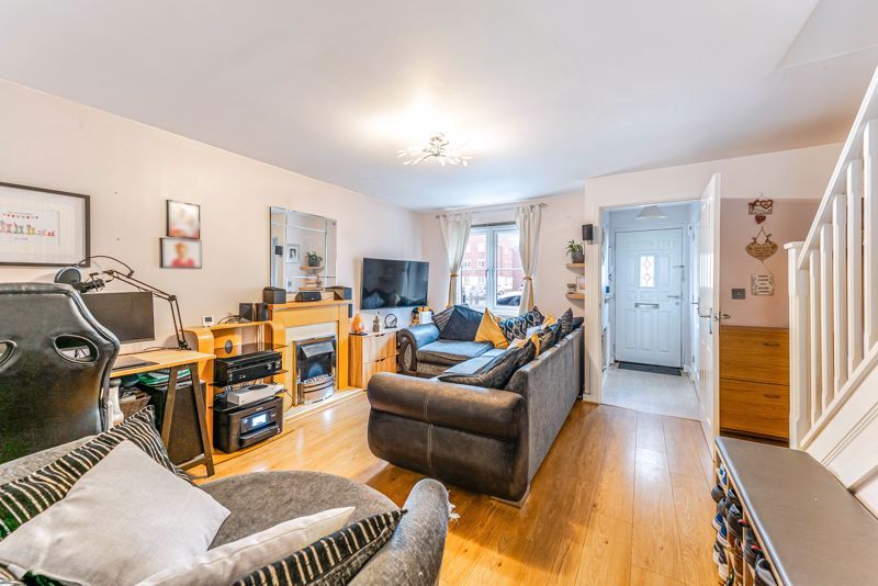 Property photo 1 of 17 Photo 6