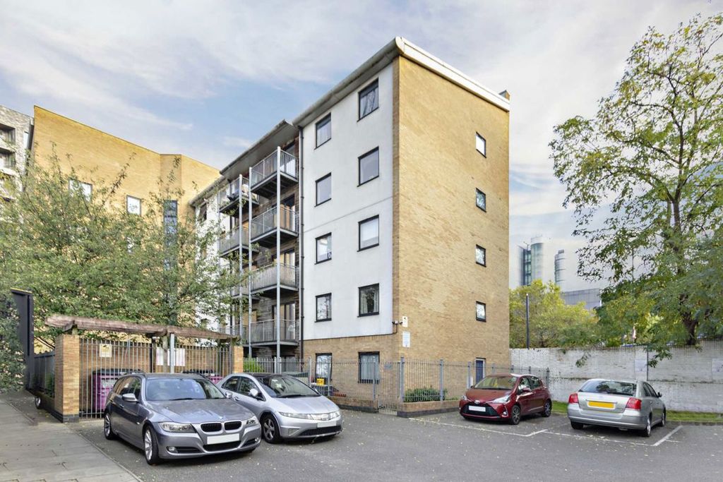 Property photo 1 of 5