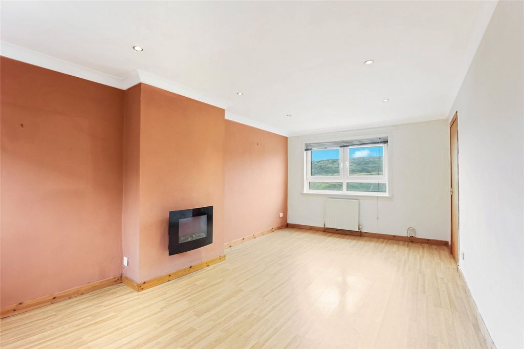 Property photo 2 of 21 Picture No. 13