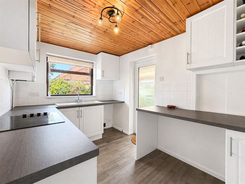 Property photo 2 of 15 Picture No. 21