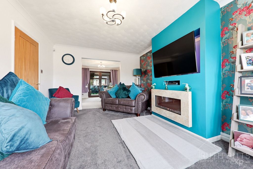 Property photo 2 of 34