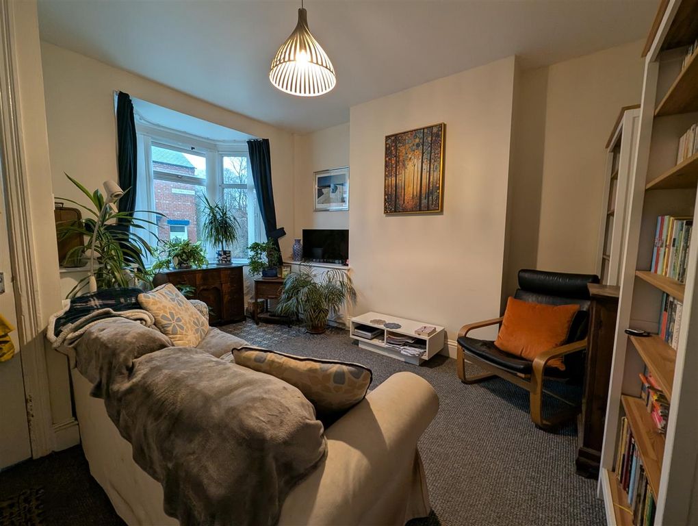 Property photo 2 of 9 Lounge