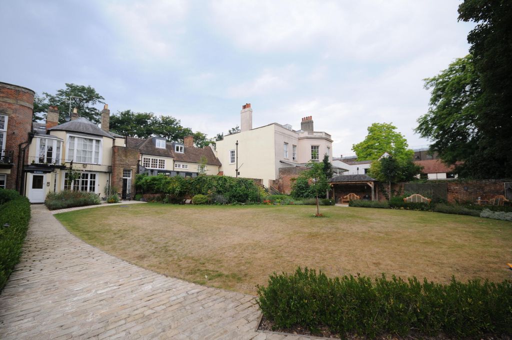 Property photo 1 of 12 Rear Garden