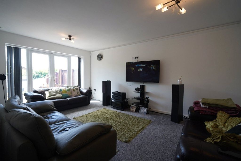 Property photo 3 of 14 Picture No. 06