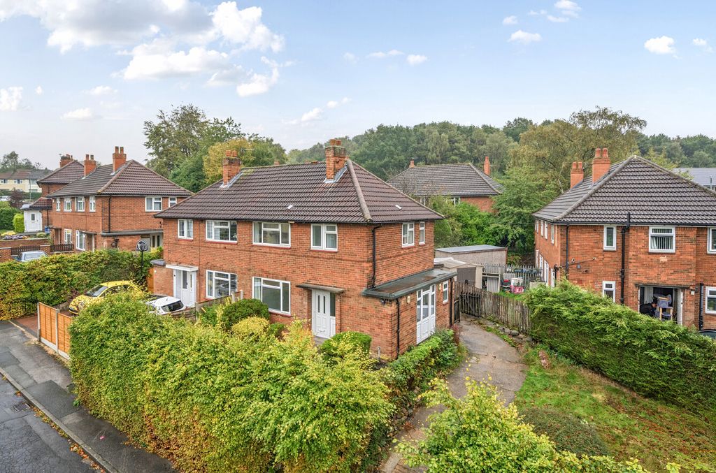 Property photo 1 of 11 Front