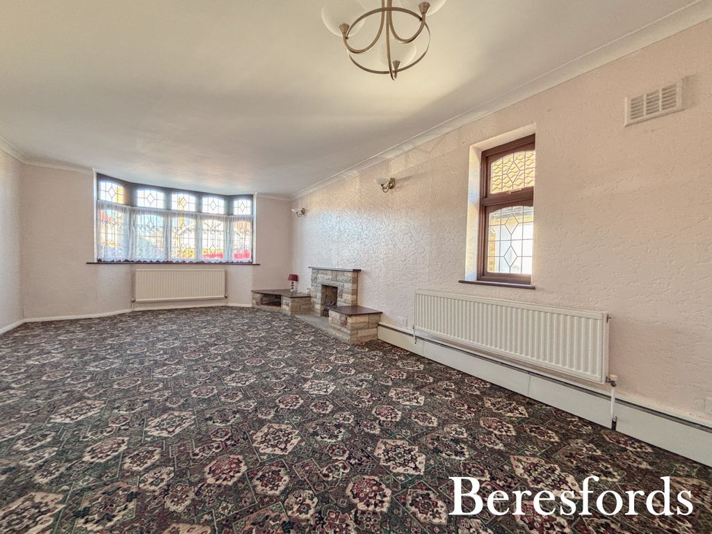 Property photo 3 of 24 Picture No. 02