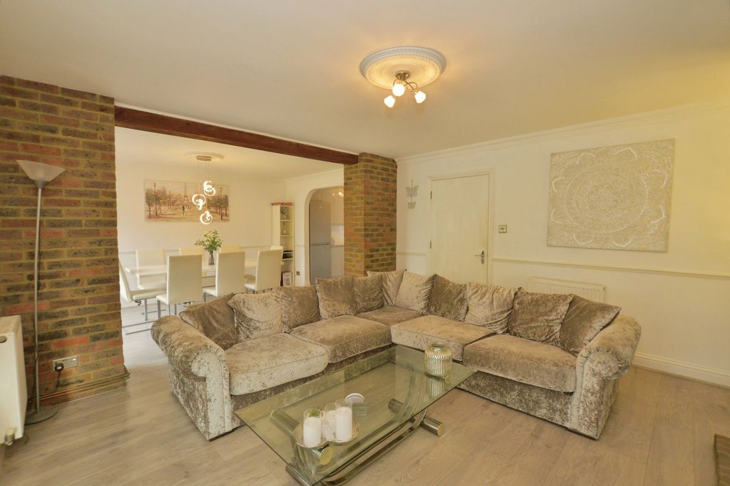 Property photo 2 of 25 Pbox-Img.Jpg