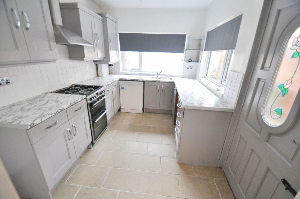 Property photo 2 of 35