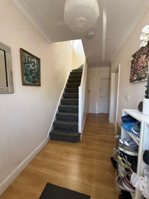 Property photo 2 of 12 Hallway