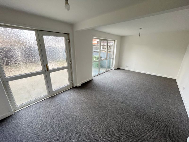 Property photo 2 of 11 Photo 8